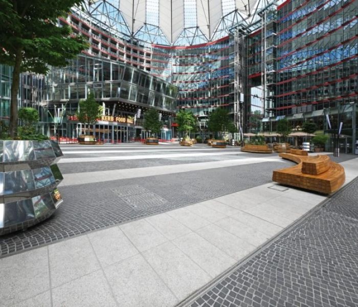 Die neuen Edelstahl-Rinnen (Foto: Richard Brink GmbH & Co. KG)